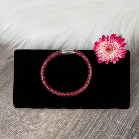 ❤️BRIGHTON Woodstock Single Metallic Red Magnetic Bracelet - Picture 2 of 9